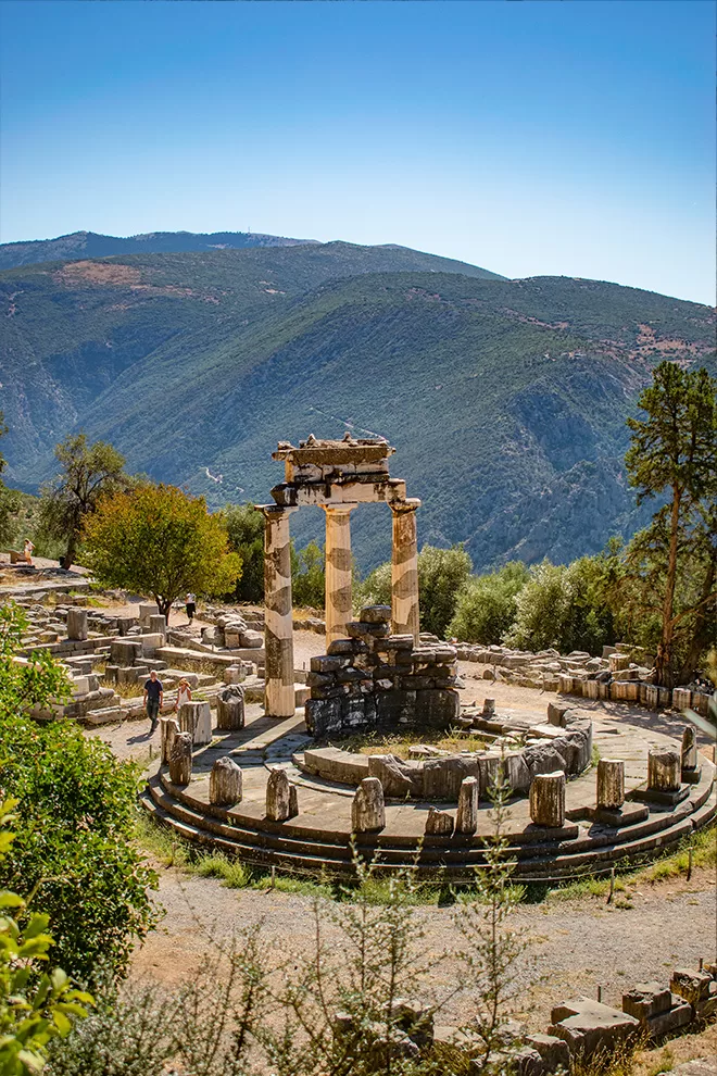 ce sa facu in delphi grecia