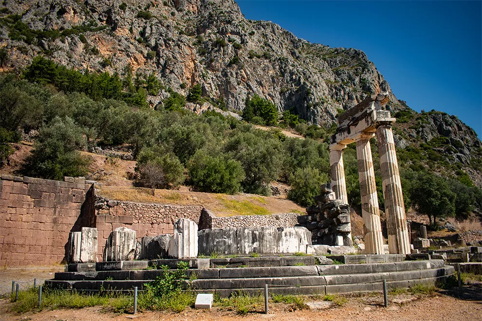 ce sa facu in delphi grecia