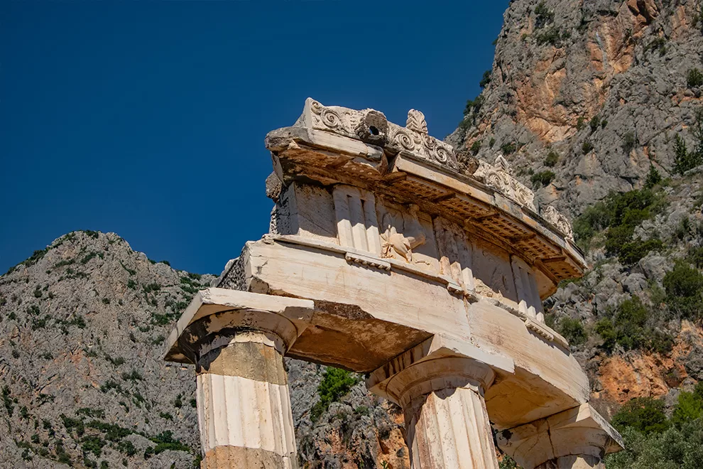 ce sa facu in delphi grecia